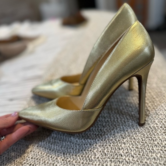 🌟 Gorgeous Jessica Simpson | Anyelin Gold Stiletto Heels | Size 9 / 40 - Picture 2 of 5